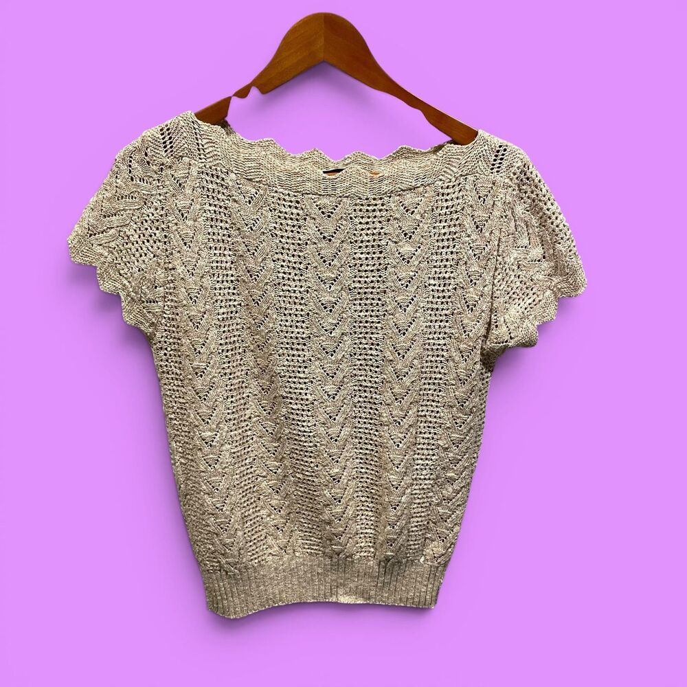 Cute vintage 70s-80s boho creamy oatmeal scalloped open weave knit sweater